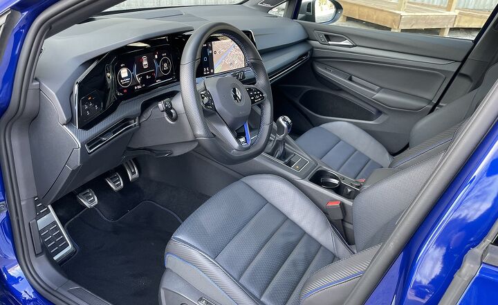 2022 Volkswagen Golf Interior