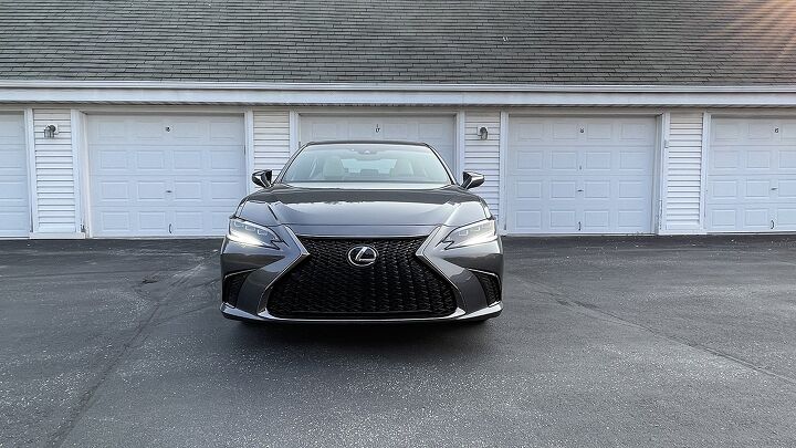 2023 lexus es 300h f sport handling review