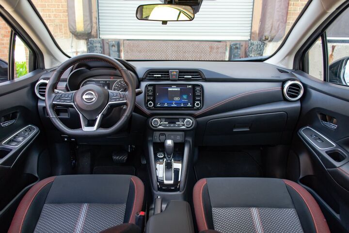 2023 nissan versa sr review