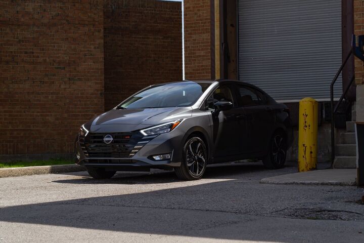 2023 nissan versa sr review