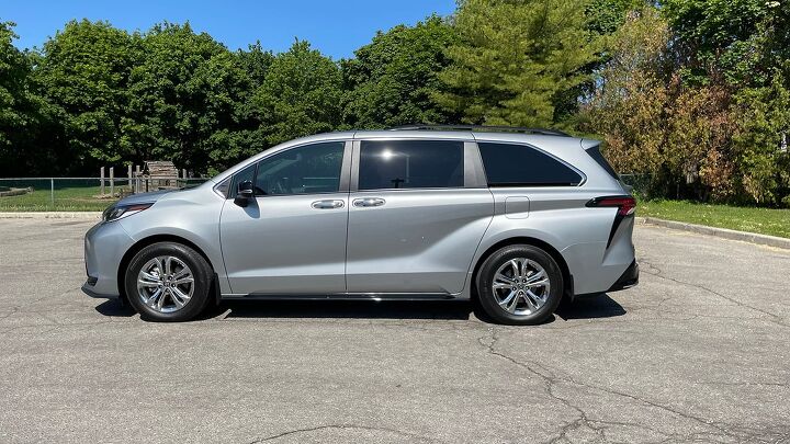 2023 toyota sienna 25th anniversary special edition review