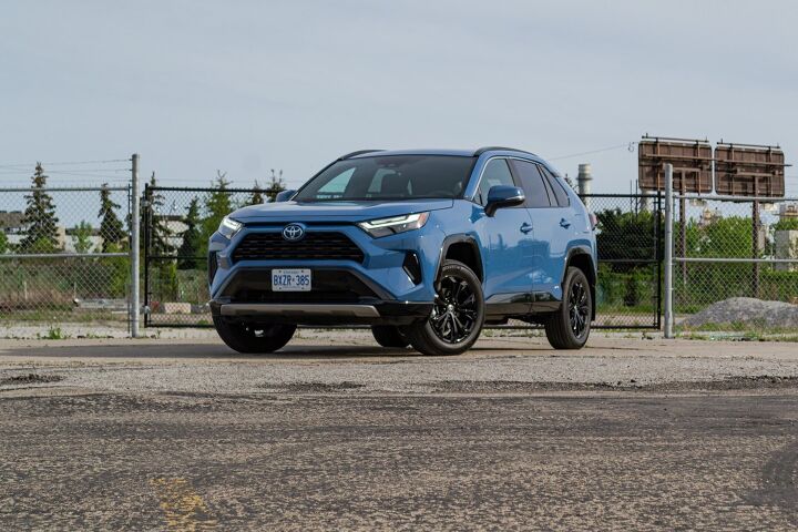 Toyota RAV4 - Review, Specs, Pricing, Features, Videos and More