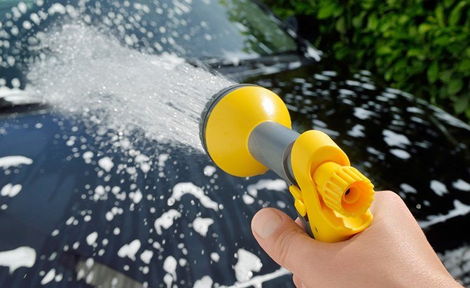 the best expandable hoses to make washing your car quicker and easier