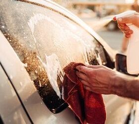 Glass Cleaner for Cars - Removes Oil Stains and Prevents Fogging