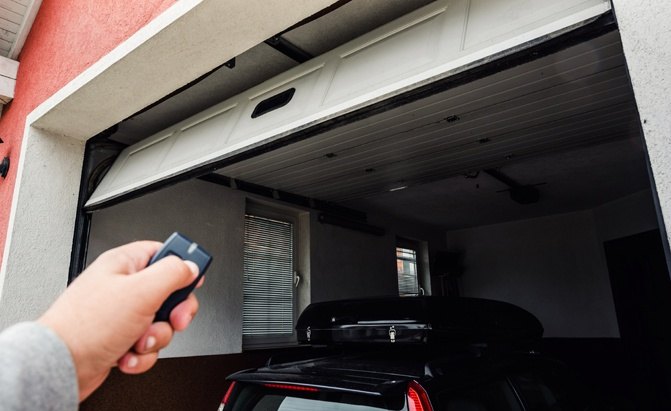 The Best Garage Door Openers | AutoGuide.com