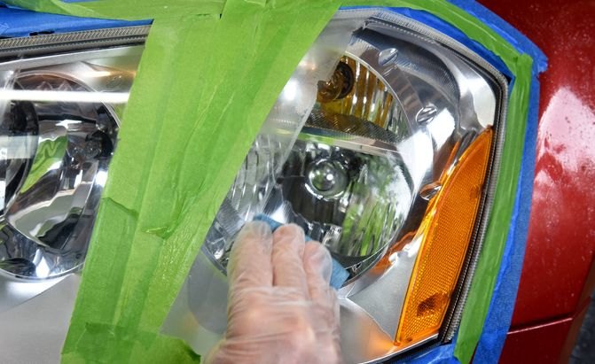 Waokaytool Headlight Restoration Kit – 3 Easy Steps To Fix Sun-Damaged Auto Lenses