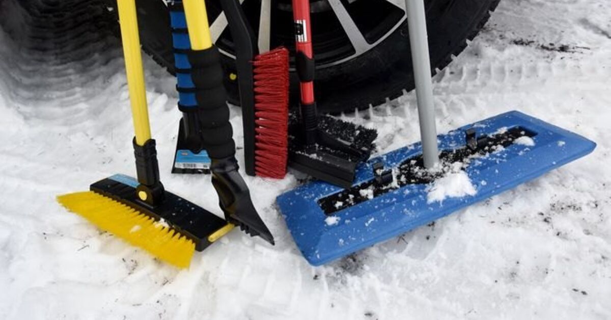 Snow Brush For Car Telescopic Ice Remover Shovel Automobile Frost