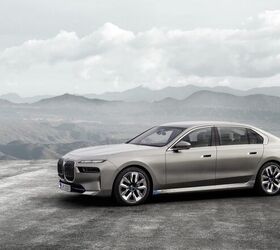 2023 BMW 7 Series and i7 Bring Tons of Tech and Divisive Looks to BMW Flagship