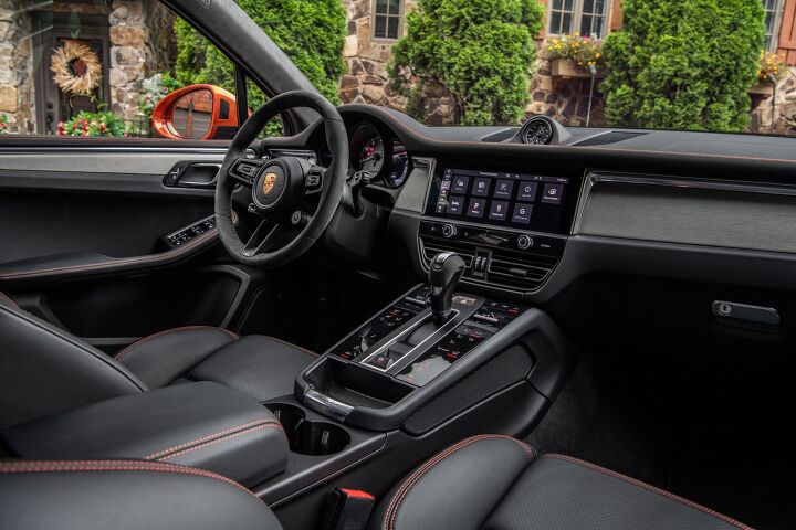 2022 Porsche Macan Turbo Interior 2022-porsche-macan-turbo-interior