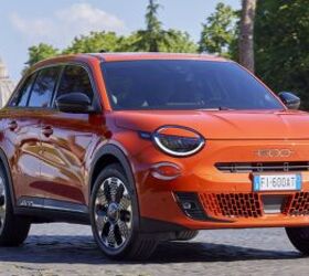 The Fiat 600e Is a Small Electric Crossover That Should Come Here