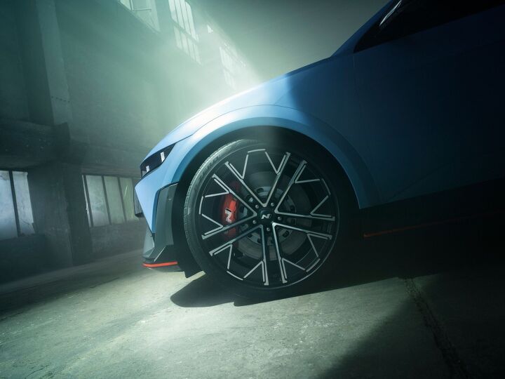 2024 hyundai ioniq 5 n debuts 641 hp drift mode simulated shifts