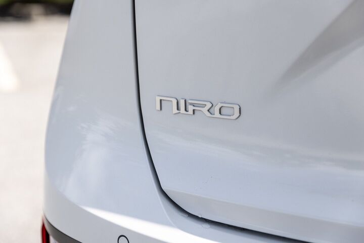 kia niro ev vs phev comparison