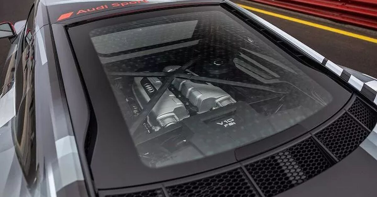 Gallery - Audi R8 Takes Its Last Laps | AutoGuide.com