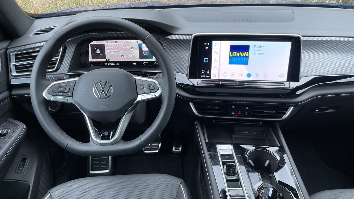 Atlas R Linwe 2024 Volkswagen Atlas SEL Premium R-Line Review | AutoGuide.com