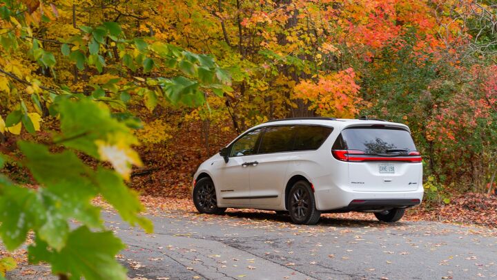 3 things we love about the chrysler pacifica and 2 things we do not