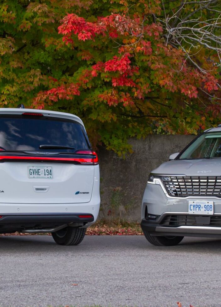 Kia Carnival Vs Chrysler Pacifica Comparison AutoGuide.com