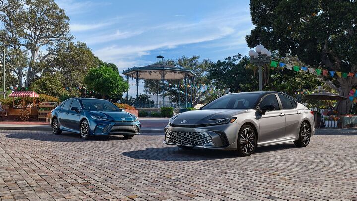 2025 Toyota Camry Revealed: Hands-On With the All-Hybrid Sedan