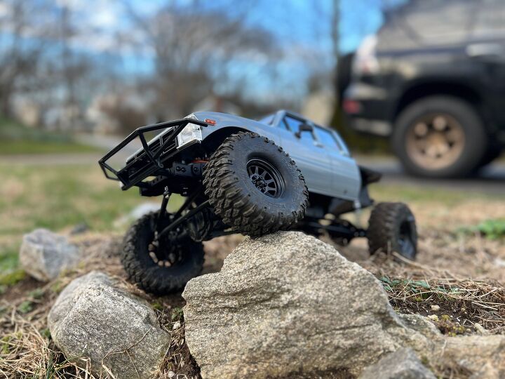 What Are the Most Common RC Rock Crawler Scale Sizes? | AutoGuide.com