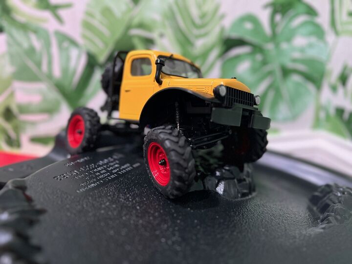 what are the most common rc rock crawler scale sizes