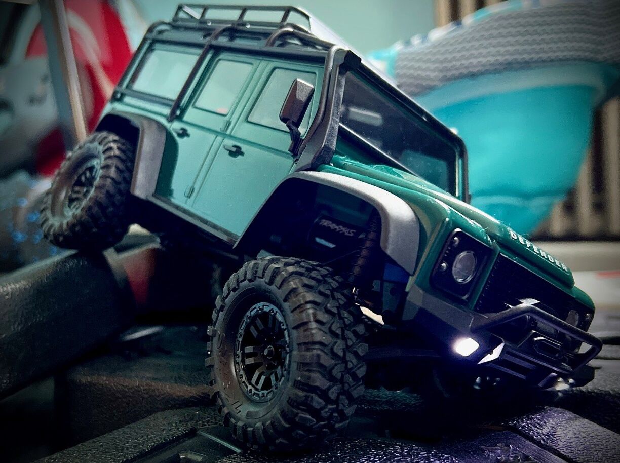 Traxxas TRX-4M Land Rover Defender 1/18 Scale RC Rock Crawler Review ...
