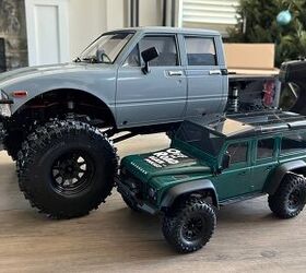 The TRX-4M Defender sizing itself up against the 1/10 scale RC4WD C2X. Photo Credit: Ross Ballot