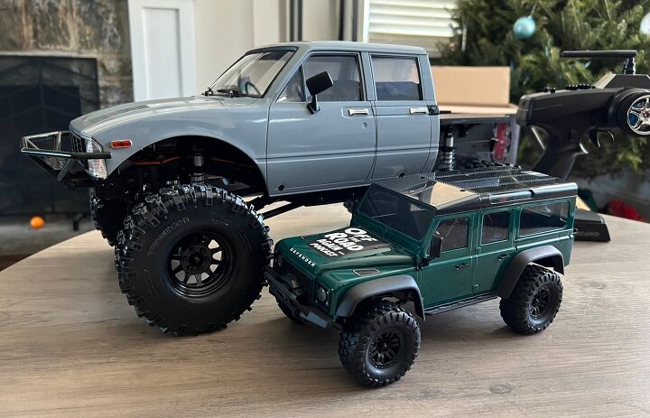 The TRX-4M Defender sizing itself up against the 1/10 scale RC4WD C2X. Photo Credit: Ross Ballot