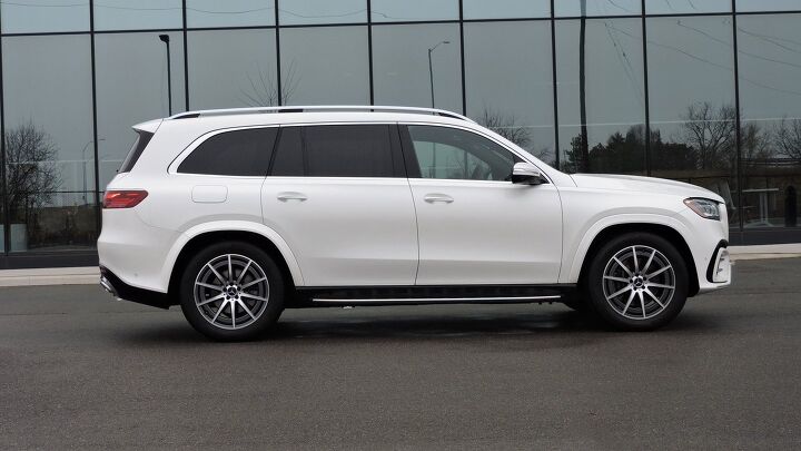 2024 mercedes benz gls 580 4matic review taking the middle ground