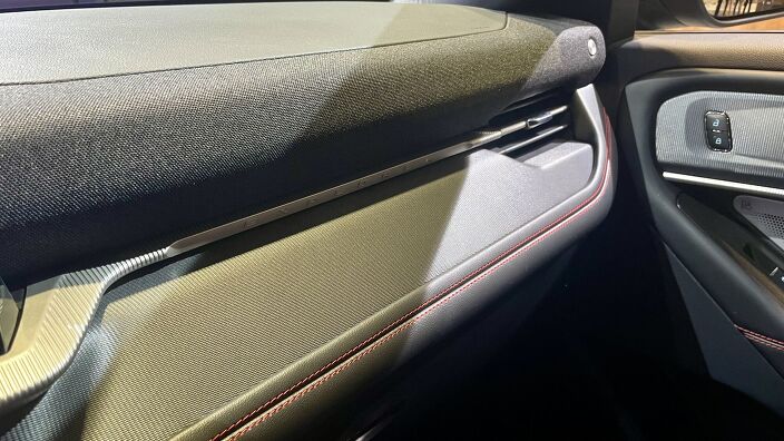 2025 Ford Explorer: Hands on Preview | AutoGuide.com