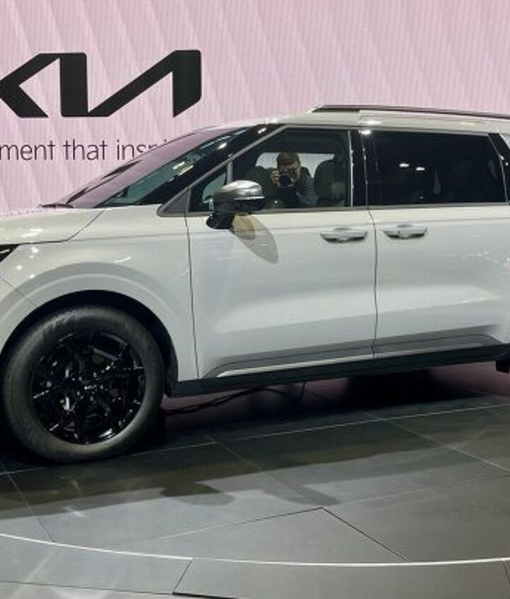 Kia Carnival โ Review, Specs, Pricing, Features, Videos and More