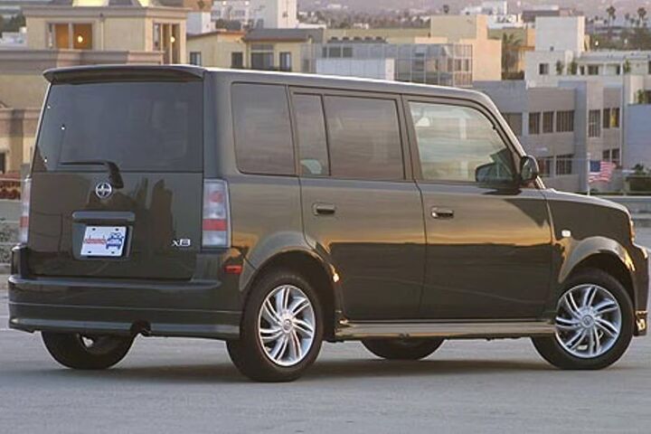 Land Rover Defender Proves Boxy is Beautiful | AutoGuide.com