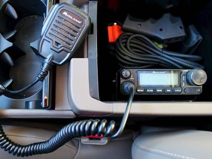 How To Use GMRS For Off Roading AutoGuide how-to-use-gmrs-for-off-roading-autoguide