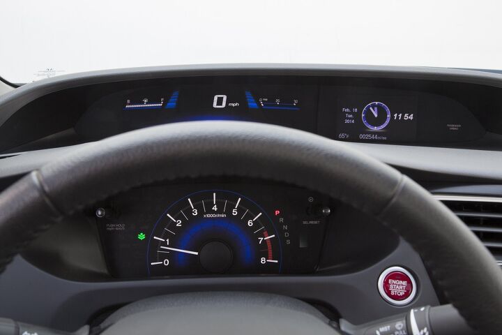 Unique and controversial double-stacked dash layout of the 2015 Honda Civic
