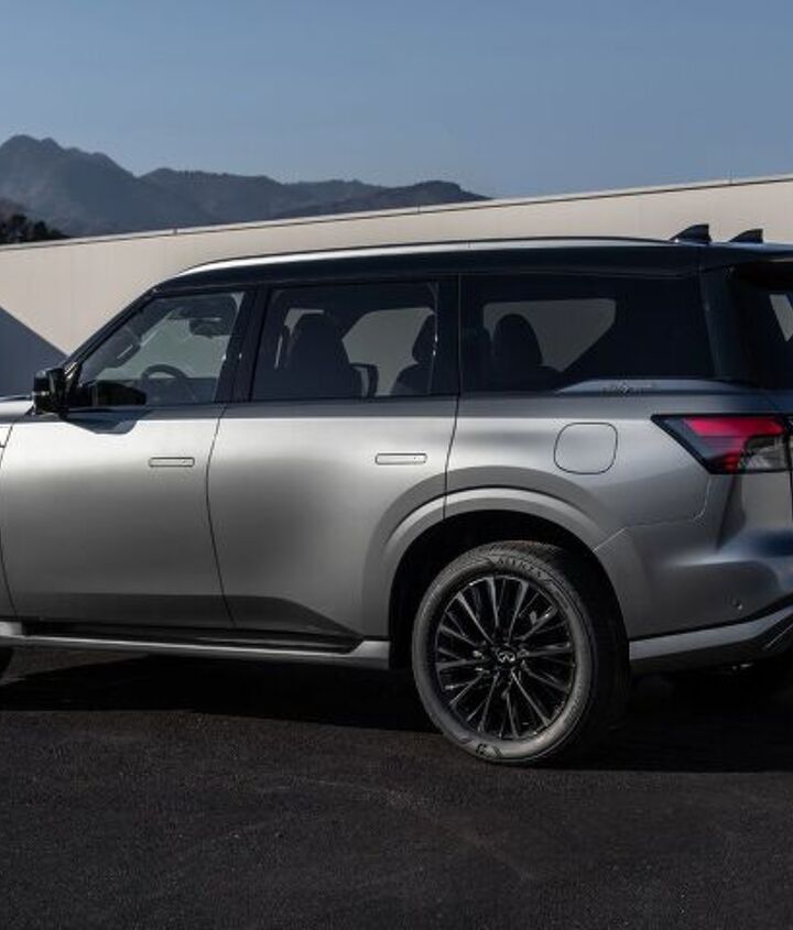 2025 Infiniti QX80 Debuts with New Engine, New Look, Updated Tech