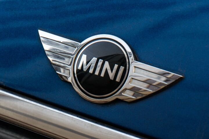these 10 mass market brands have the best dealership customer service, MINI 884 out of 1 000pts