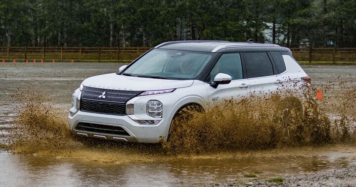 here s how 10 small suvs ranked in new front crash tests, Mitsubishi Outlander