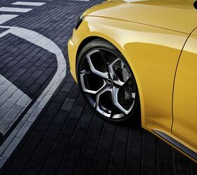 Pirelli P Zero Corsa high-performance tires on 20” alloy wheels