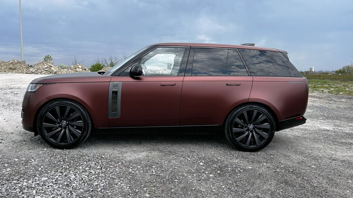 2024 Range Rover SV SWB Review: Taking on the World’s Best | AutoGuide.com