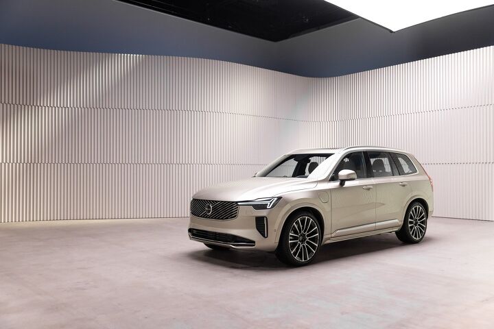 2025 Volvo XC90 Debuts: New Looks, More Tech, Better Cabin | AutoGuide.com