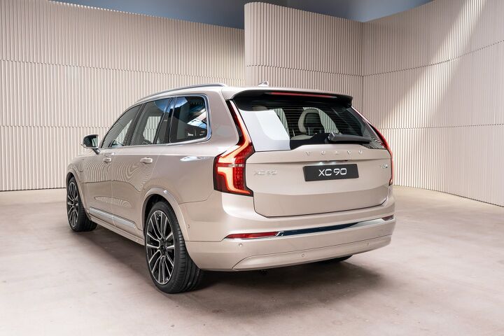 2025 Volvo XC90 Debuts: New Looks, More Tech, Better Cabin | AutoGuide.com