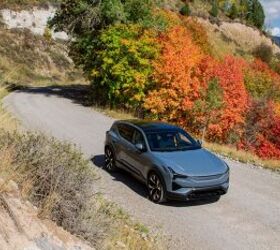 Autumn colors go so well with yellow seatbelts, no? Image credit: Kyle Patrick