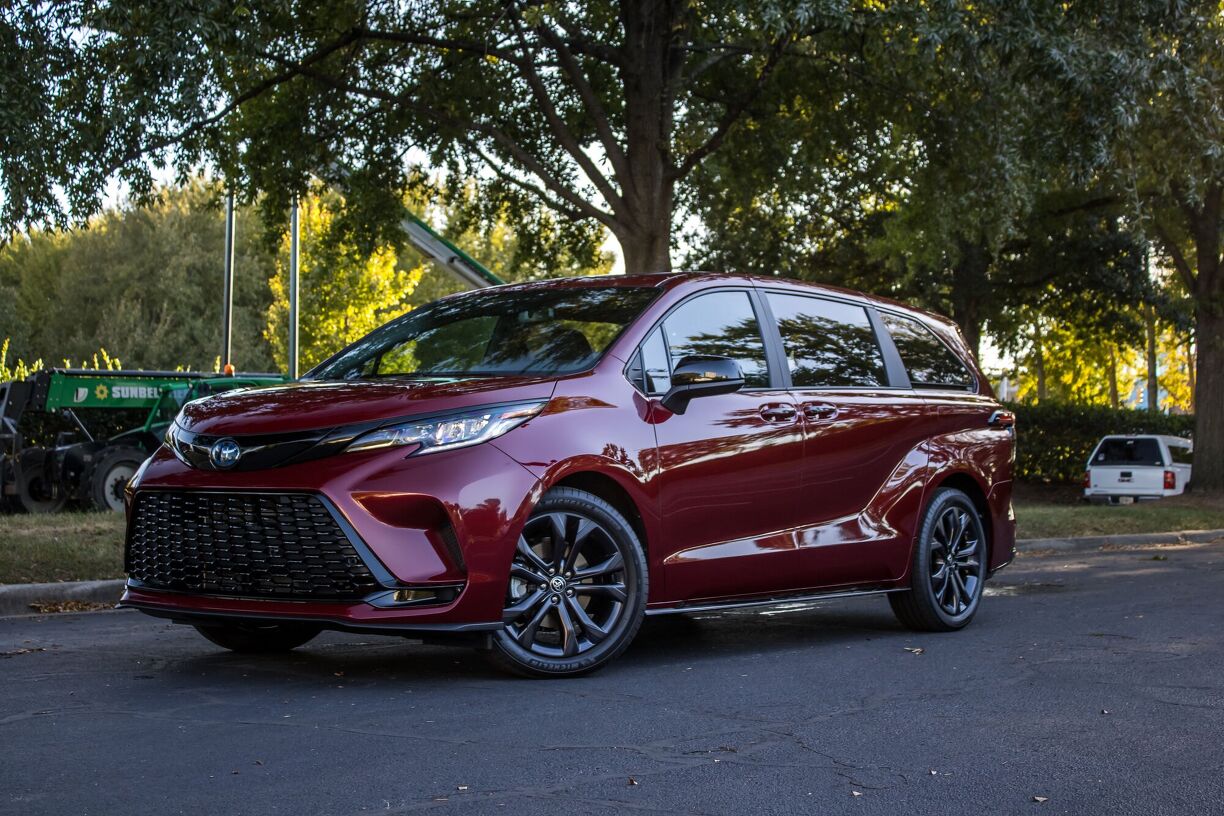 2025 Toyota Sienna First Drive: Honing The Edge | AutoGuide.com