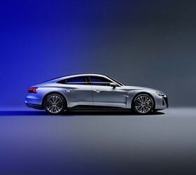 新品　Audi e-tron GT Grand Touring in Japan 新品 Audi e-tron GT Grand Touring in Japan Audi e-tron GTを