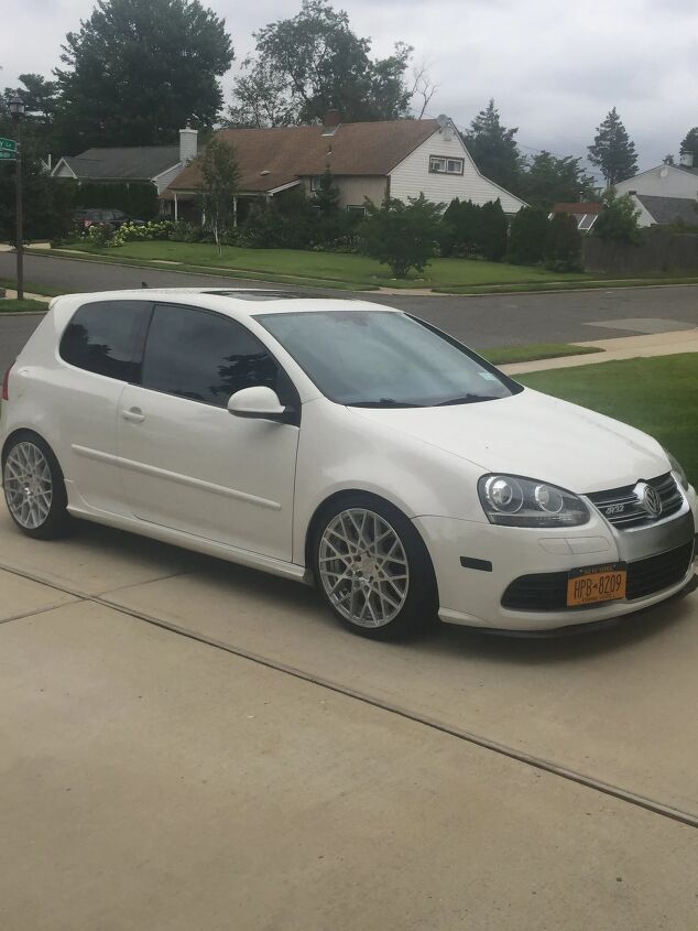2008 Volkswagen R32 For Sale | AutoGuide.com