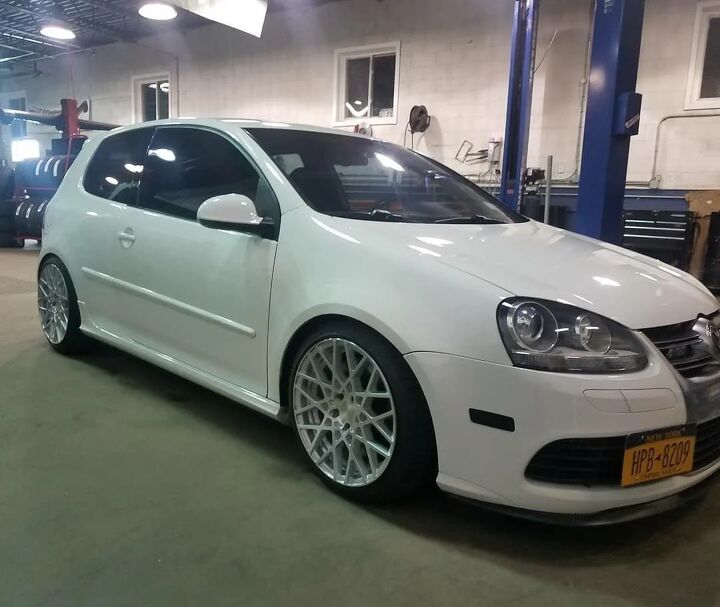 2008 Volkswagen R32 For Sale | AutoGuide.com