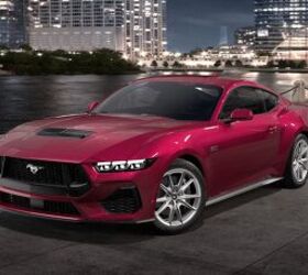 every color available on the 2025 ford mustang, Molten Magenta Metallic Tri coat