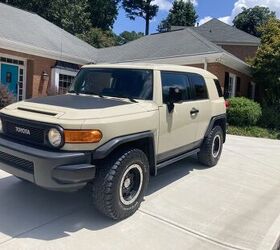 FJ 2010 Toyota FJ Cruiser For Sale | AutoGuide.com