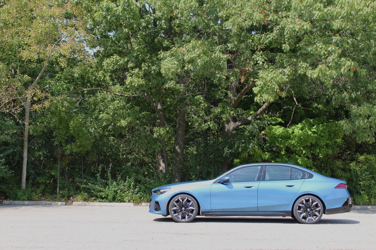 2025 BMW 540i Review: Performance, Luxury, and Innovation Redefined