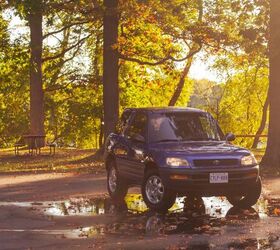 The 1996 Toyota RAV4 Was an Inauspicious Start to World Domination