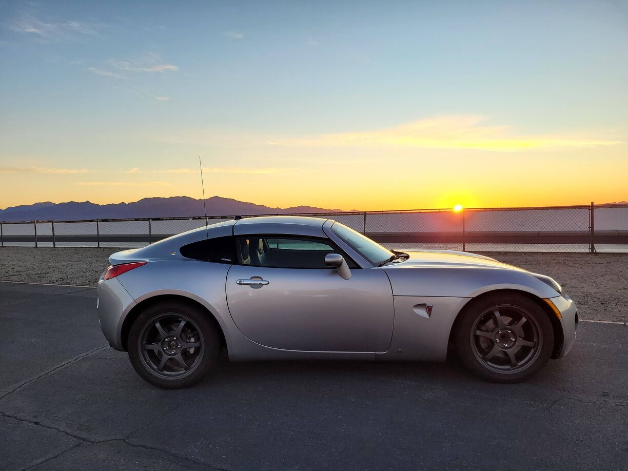 09 Solstice 2009 Pontiac Solstice GXP For Sale | AutoGuide.com