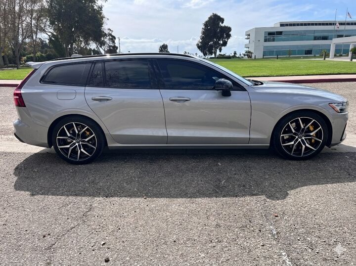 2023 Volvo V60 For Sale | AutoGuide.com